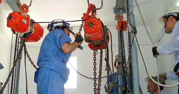Đầy đủ trang thiết bị đảm bảo tiến độ lắp đặt thang máy